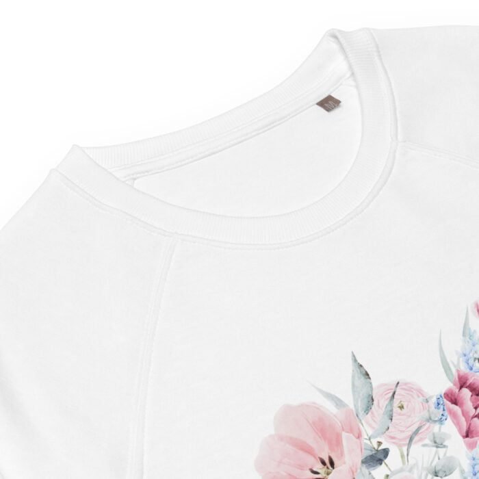 Džemperis be gobtuvo su užrašu "YOU ARE MAGIC". Universalaus dizaino džemperis gražiai dera su kitais drabužiais, nuo sportinių marškinėlių iki elegantiškų sijonų.. Džemperis pagamintas iš 80% organinės medvilnės