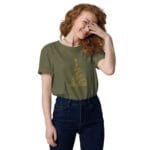 Šie Kalėdiniai marškinėliai, sukurti gamtos mylėtojams, tinka šventiniams susibūrimams. Nuostabi dovana sau, šeimai, draugams, kuri skleidžia šventinę nuotaiką