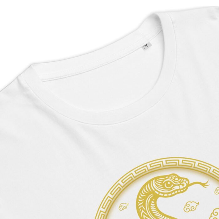 Šie marškinėliai su gyvatės dizainu yra tobuli tiems, kurie ieško prasmės drabužiuose ir nori priminti sau apie savo vidinę stiprybę. Puikiai tinka kaip dovana