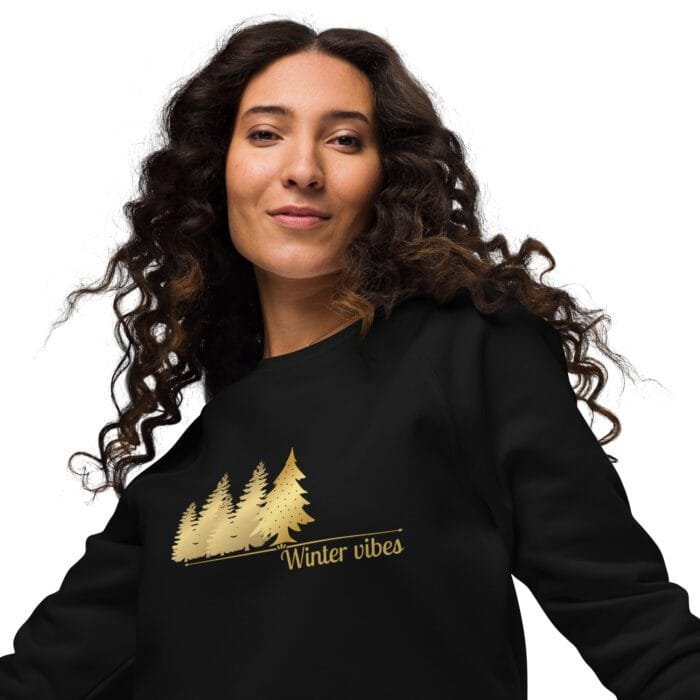 Džemperis pagamintas iš minkštos organinės medvilnės, todėl drabužis draugiškas gamtai ir malonus kūnui. Šventinė dovana, įkvėpta meilės gamtai ir tvariai madai