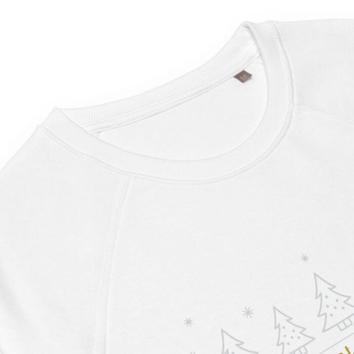 Kalėdinis džemperis be gobtuvo, sukurtas iš organinės medvilnės. Pajuskite jaukų šventinį stilių ir prisidėkite prie gamtos gerovės. Puiki dovana artimiesiems