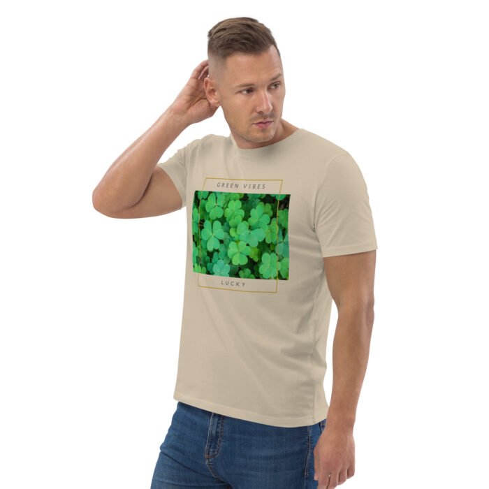 Unisex marškinėliai su dobilo lapų dizainu – tai simbolis, perteikiantis sėkmę, viltį ir harmoniją. Tiems, kurie nori stilingai išsiskirti ir jaustis patogiai.