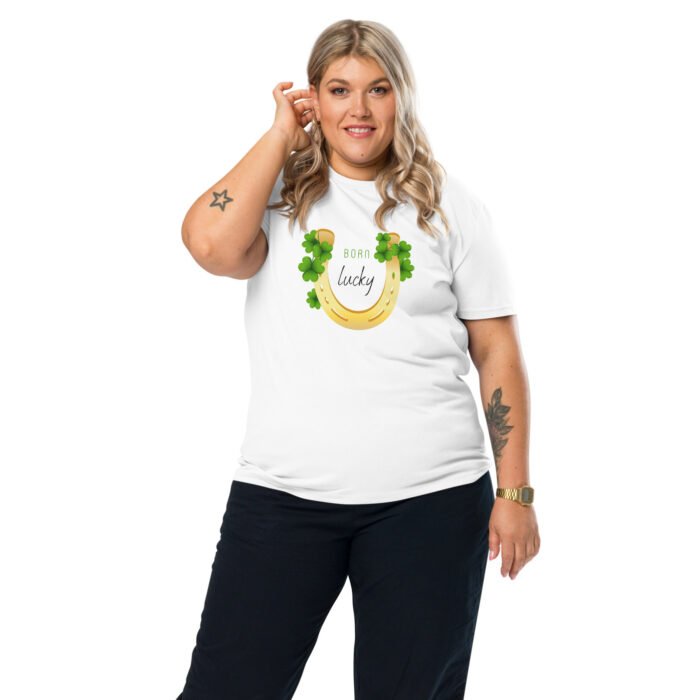 Unisex marškinėliai su dobilo lapų dizainu. Pagaminti iš 100% organinės medvilnės, marškinėliai suteikia išskirtinį komfortą, yra tvarūs ir švelnūs jūsų odai.