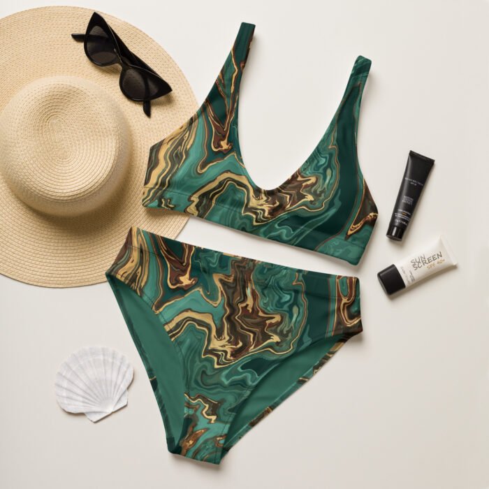 Šis maudymosi kostiumėlis moterims, kurios mėgaujasi jūra, saule, vandens sportu. Tamprus audinys ir dvigubas sluoksnis užtikrina tvirtumą