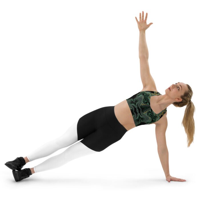 Sportinė liemenėlė su ilgu siluetu ir tvirta atrama puikiai tiks tiek sportui, tiek kasdieniam dėvėjimui. Su dvigubu priekiu ir išimamomis pagalvėlėmis.