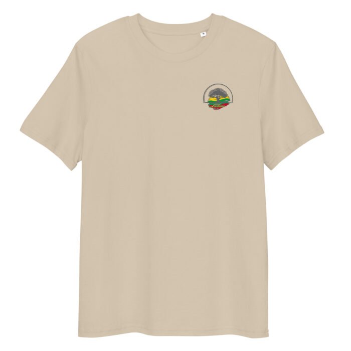 Unisex marškinėliai su subtilia Lietuvos trispalve – paprastas, bet iškalbingas būdas parodyti pasididžiavimą savo šalimi. Tai ryšys su savo šaknimis.