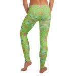 Temprės su eglutėmis ir imbieriniais sausainiais moterims, mėgstančioms šventinį žaismingumą. Ryškus dizainas tinka tiek sportui, tiek laisvalaikiui.