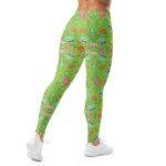 Temprės su eglutėmis ir imbieriniais sausainiais moterims, mėgstančioms šventinį žaismingumą. Ryškus dizainas tinka tiek sportui, tiek laisvalaikiui.