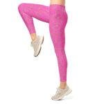 Temprės sportui ir laisvalaikiui su žaismingu šventinių saldainių raštu. Minkštas audinys priglunda patogiai, tinka aktyvioms ir stilingoms moterims.