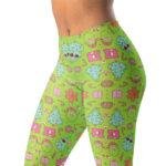 Temprės su eglutėmis ir imbieriniais sausainiais moterims, mėgstančioms šventinį žaismingumą. Ryškus dizainas tinka tiek sportui, tiek laisvalaikiui.