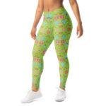 Temprės su eglutėmis ir imbieriniais sausainiais moterims, mėgstančioms šventinį žaismingumą. Ryškus dizainas tinka tiek sportui, tiek laisvalaikiui.