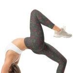 Kalėdinės temprės su dovanų ir kaspinų raštu moterims. Kokybiškos temprės sukurtos šventinei nuotaikai — stilingos ir išskirtinės.