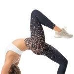 Kalėdinio blizgesio įkvėptos temprės, subtilus efektas sukuria šventinį įvaizdį. Puikiai tinka vakarams, sportui ir šventinėms progoms.