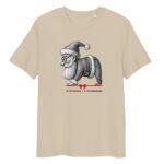 Jei norisi šventinės nuotaikos be jokių pastangų, šie unisex marškinėliai "Kalėdinės instrukcijos" padarys visą darbą už tave. Švelnūs, saugūs odai.