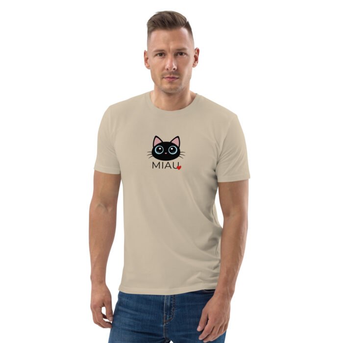 Šie unisex marškinėliai MIAU, pagaminti iš 100% organinės medvilnės Mažas katinėlis, užrašas MIAU . Minimalus dizainas, bet su charakteriu.