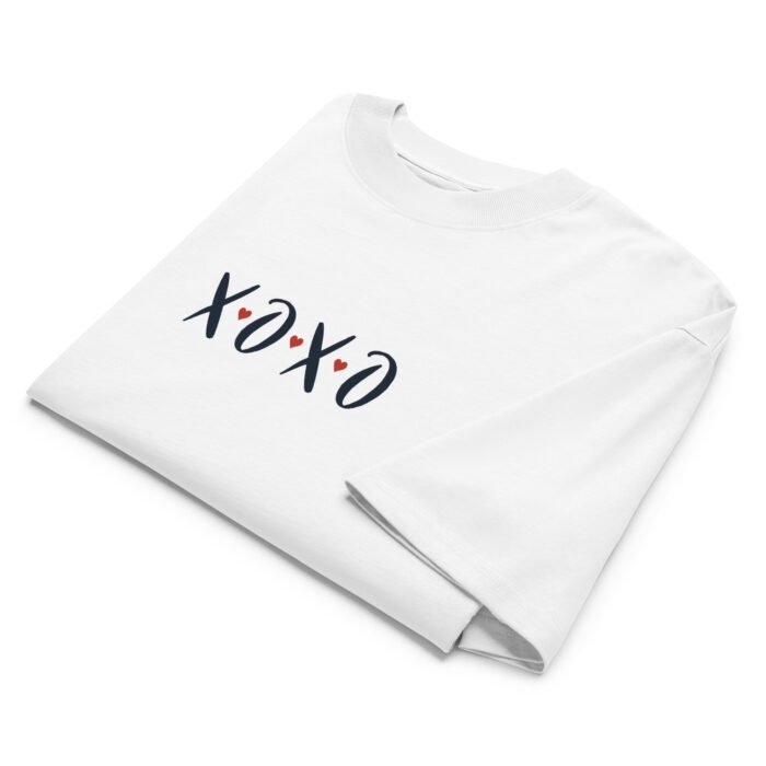 Šie unisex oversize marškinėliai iš 100% organinės medvilnės yra patogūs, minkšti, puikiai tinka kasdienai. Su XOXO užrašu dovana sau ar draugui